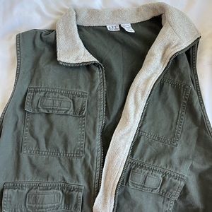 Men’s vest. Size XL. Slightly worn, no flaws.